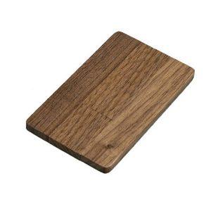 USB 2.0- флешка на 8 Гб в виде деревянной карточки с выдвижным механизмом